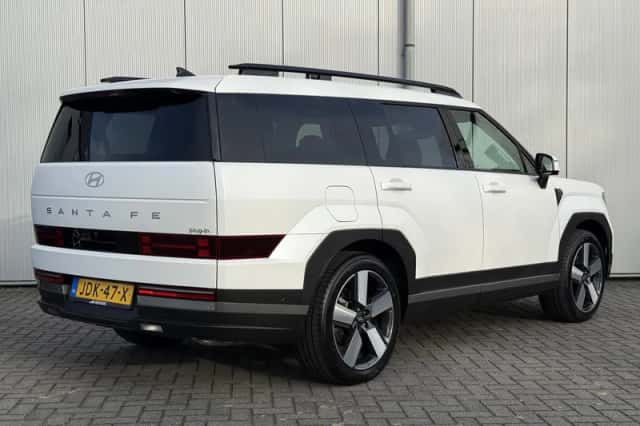 Hyundai Santa Fe (2025) thumbnail 3