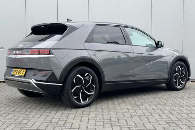 Hyundai Ioniq 5 (2023) thumbnail 3