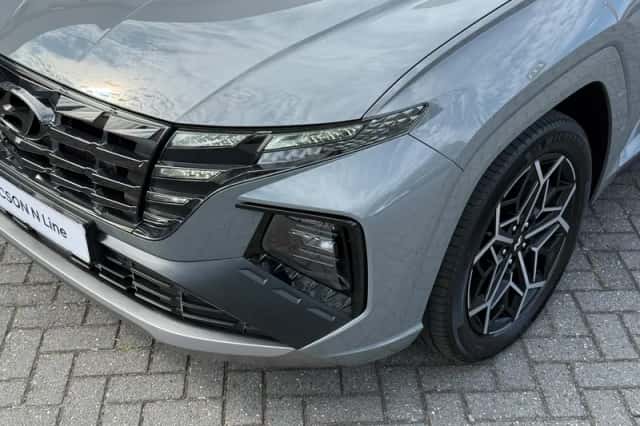 Hyundai Tucson (2022) thumbnail 2