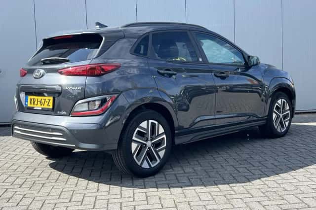 Hyundai Kona (2022) thumbnail 5