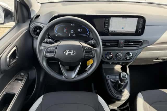 Hyundai i10 (2024) thumbnail 3