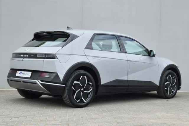 Hyundai Ioniq 5 (2023) thumbnail 3