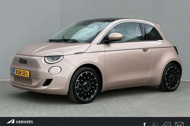 Fiat 500e (2024) thumbnail 1