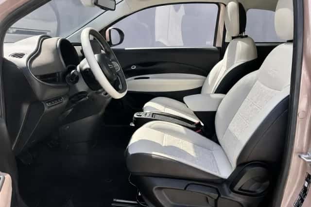 Fiat 500 (2024) thumbnail 5