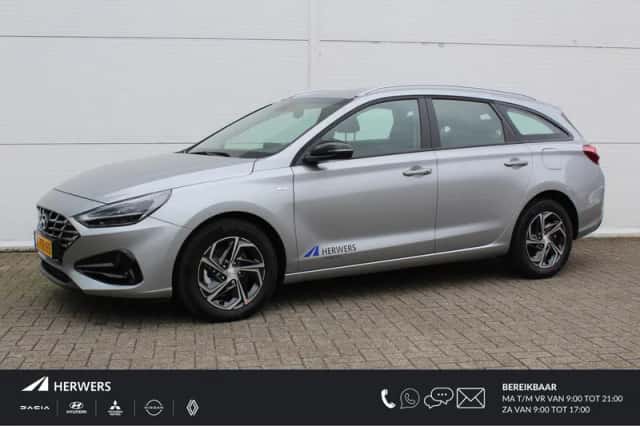 Hyundai i30 (2024) thumbnail 1