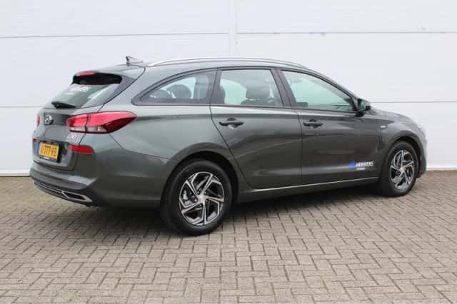 Hyundai i30 (2024) thumbnail 3