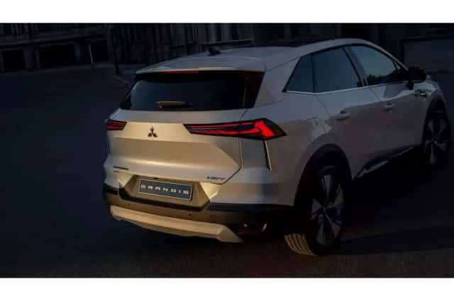 Mitsubishi Grandis (2026) thumbnail 3