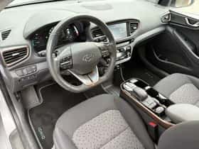 Hyundai Ioniq (2017) thumbnail 24