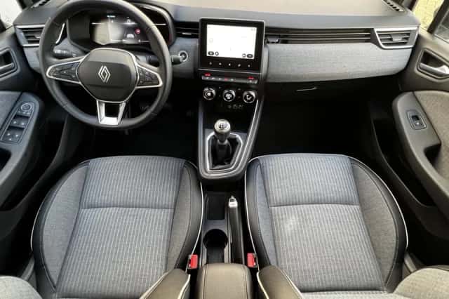 Renault Clio (2025) thumbnail 2