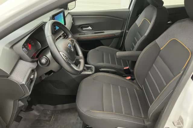 Dacia Sandero Stepway (2023) thumbnail 5