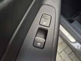 Hyundai Santa Fe (2022) thumbnail 26