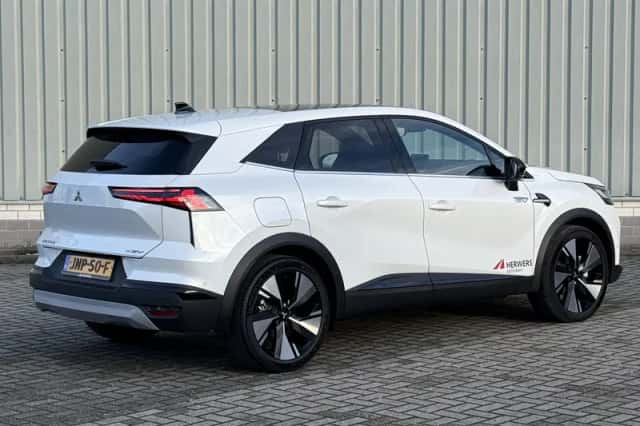 Mitsubishi Grandis (2025) thumbnail 3