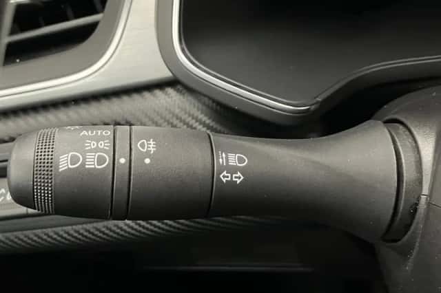 Renault Captur (2022) thumbnail 33