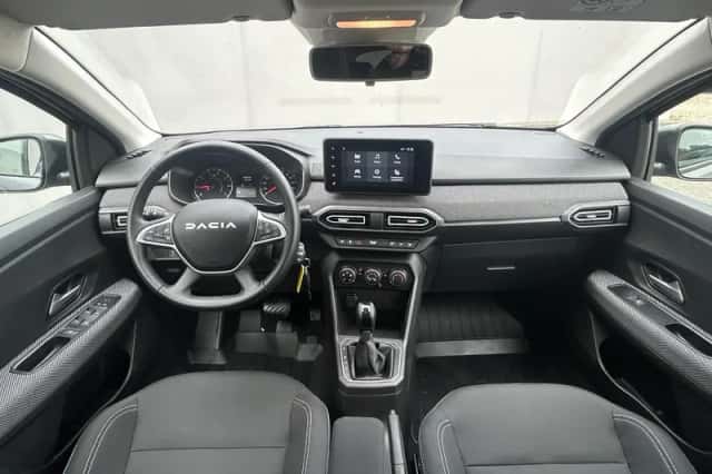 Dacia Sandero (2024) thumbnail 2
