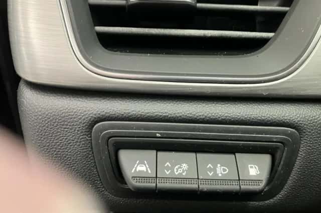 Renault Captur (2021) thumbnail 27