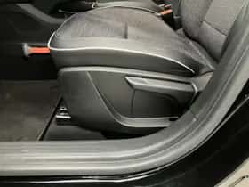 Renault Captur (2021) thumbnail 32