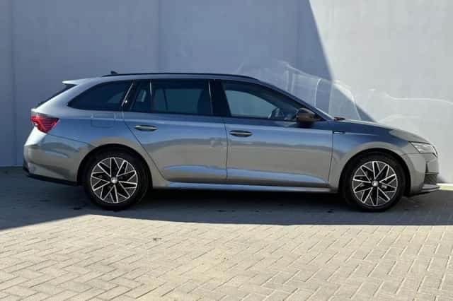 Škoda Octavia (2024) thumbnail 12