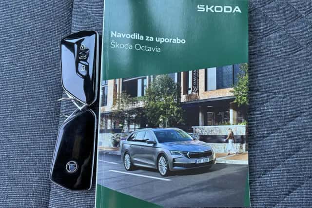 Škoda Octavia (2024) thumbnail 4