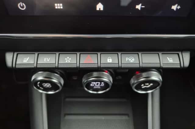 Renault Captur (2020) thumbnail 24