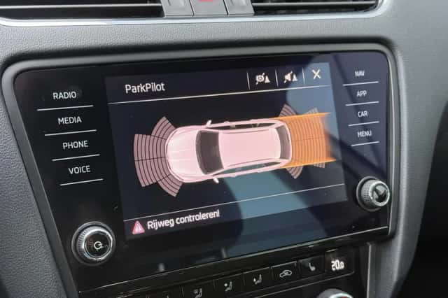 Škoda Octavia (2019) thumbnail 13