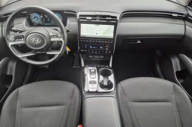 Hyundai Tucson (2022) thumbnail 2