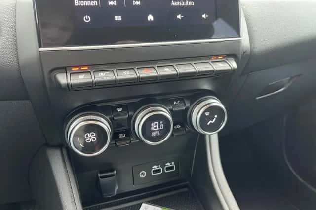 Mitsubishi ASX (2023) thumbnail 14