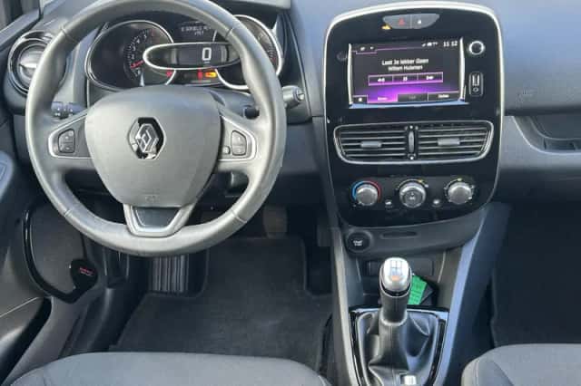 Renault Clio (2019) thumbnail 24