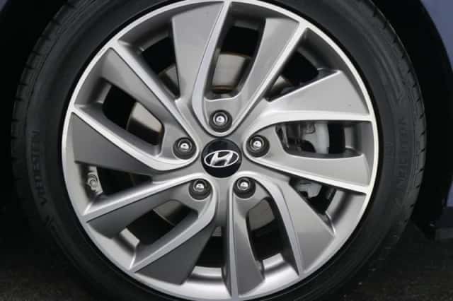 Hyundai i30 (2019) thumbnail 13