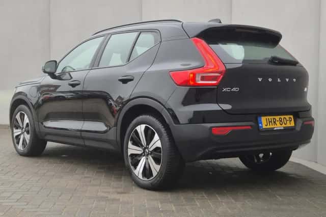 Volvo XC40 (2023) thumbnail 18