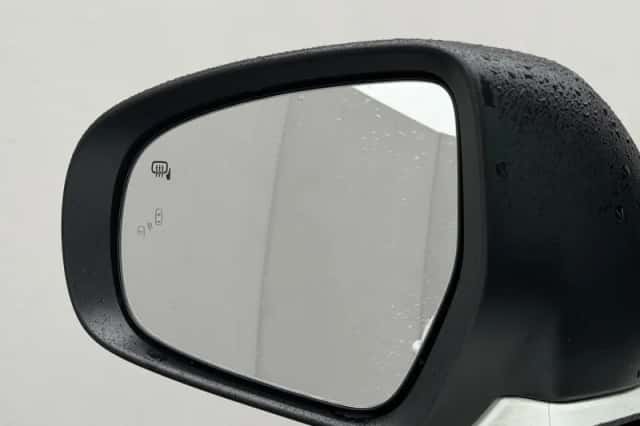 Suzuki S-Cross (2025) thumbnail 24
