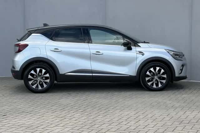 Renault Captur (2023) thumbnail 17