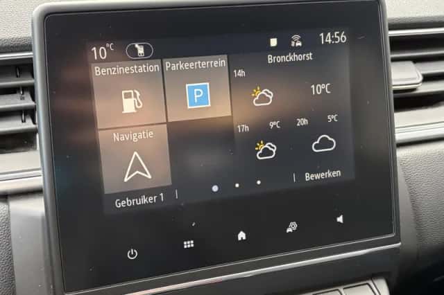 Renault Captur (2023) thumbnail 30