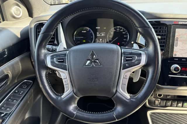 Mitsubishi Outlander (2019) thumbnail 12