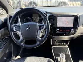 Mitsubishi Outlander (2019) thumbnail 22