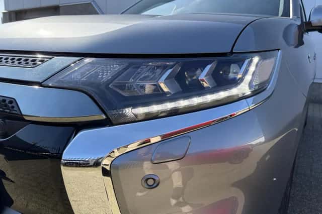 Mitsubishi Outlander (2019) thumbnail 24