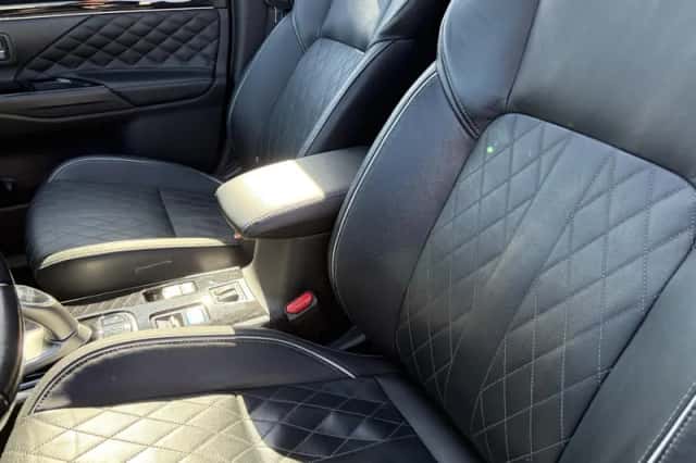 Mitsubishi Outlander (2019) thumbnail 25