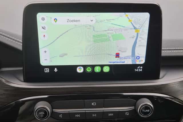 Ford Kuga (2023) thumbnail 6