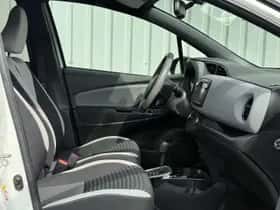 Toyota Yaris (2017) thumbnail 11