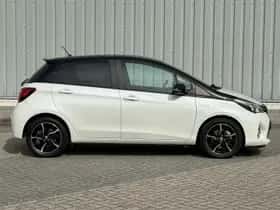 Toyota Yaris (2017) thumbnail 21
