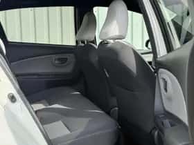 Toyota Yaris (2017) thumbnail 9