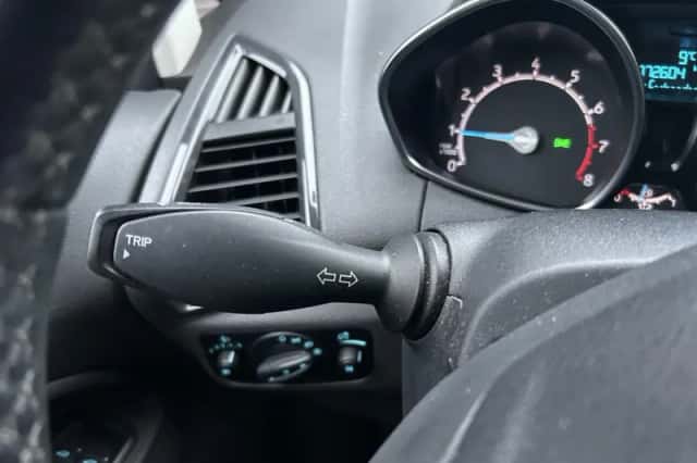 Ford EcoSport (2017) thumbnail 25