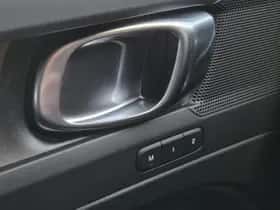 Volvo XC40 (2022) thumbnail 49