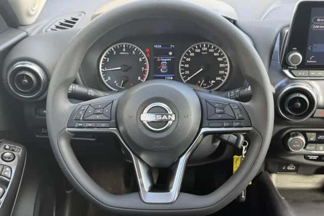 Nissan Juke (2024) thumbnail 16