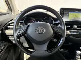 Toyota C-HR (2021) thumbnail 11