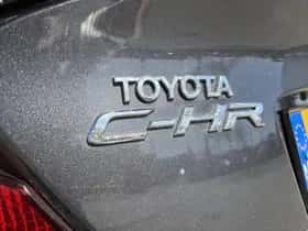 Toyota C-HR (2021) thumbnail 35