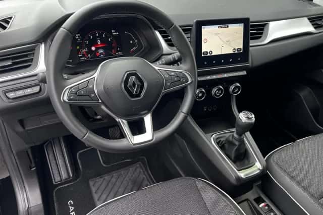 Renault Captur (2023) thumbnail 8
