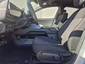 Hyundai Ioniq 6 (2023) thumbnail 9
