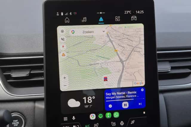 Renault Captur (2025) thumbnail 5