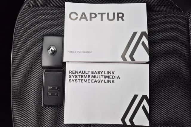 Renault Captur (2024) thumbnail 5
