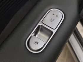 Hyundai Ioniq 6 (2023) thumbnail 38